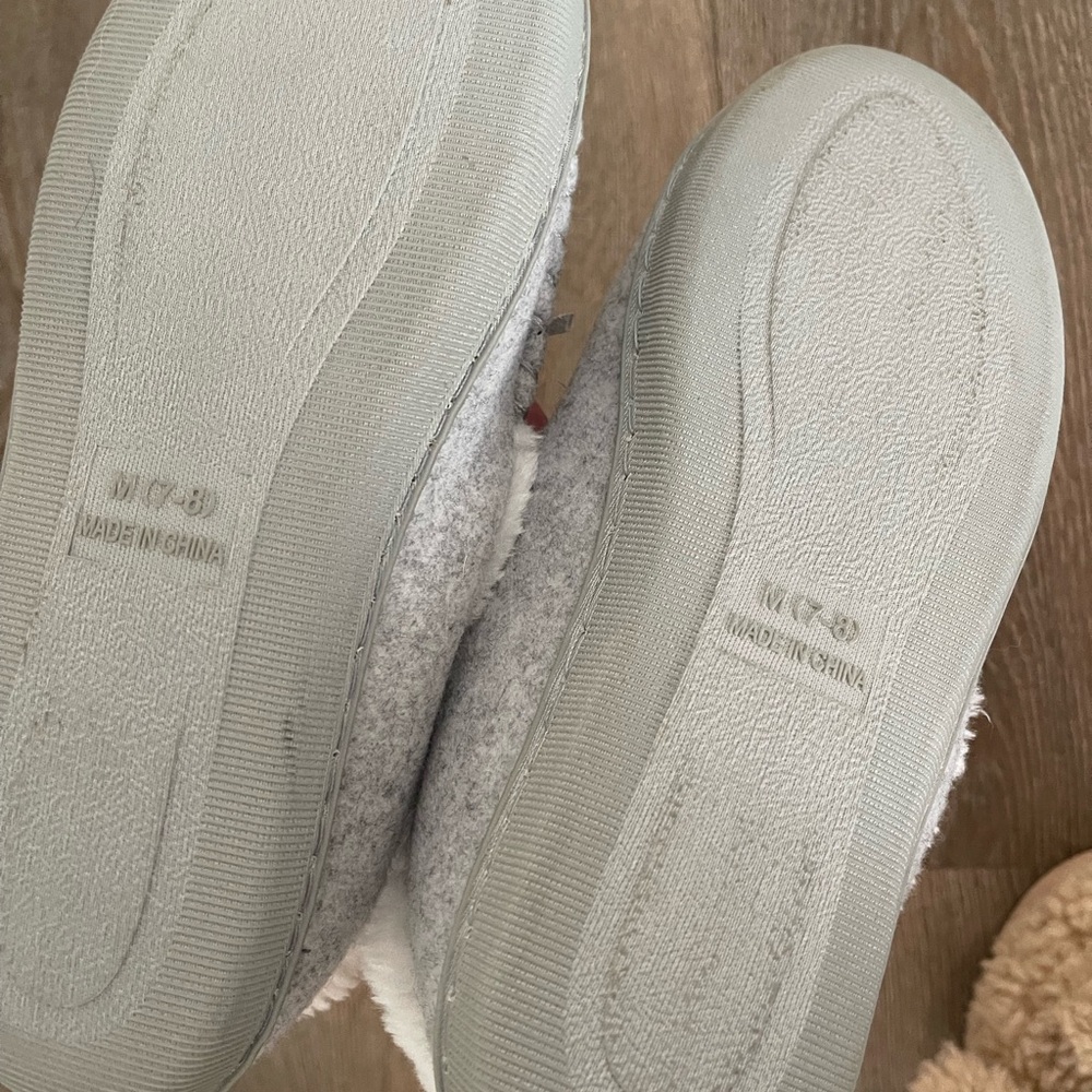 Slippers - Picture 2 of 2